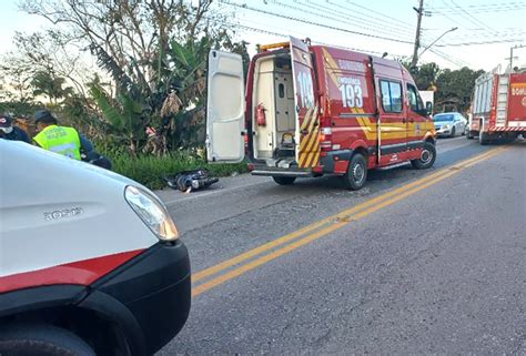 Mulher Fica Gravemente Ferida Em Colis O Entre Duas Motos Na Ivo