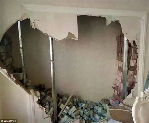 Chinese Police Find £7 2 Million Cash Hidden In A Wall Daily Mail Online