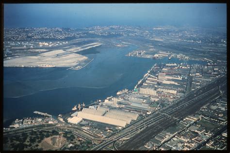 Durban, 1975. Aerial view of Durban Harbour. - Atom site for DRISA