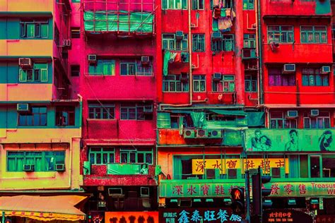 Street Photography in Hong Kong [Inspiration + Examples]