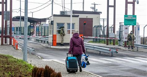 На единственном КПП между Россией и Украиной замерзают люди – uamedia ...