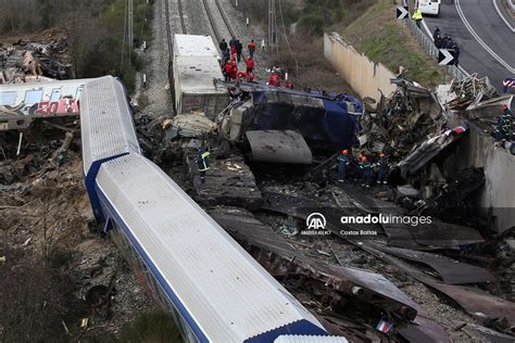 Sedikitnya 36 tewas dalam tabrakan kereta di utara Yunani Anadolu Ajansı