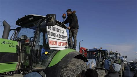 Fermierii Care Au Blocat Vama Siret Au Permis Trecerea A C Te Tiruri