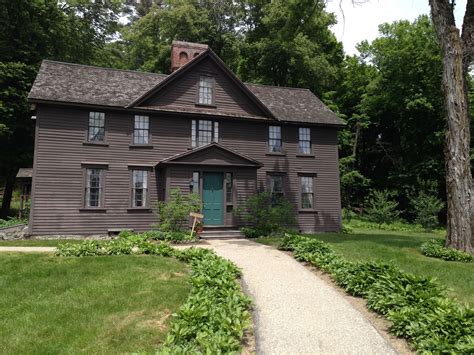 Louisa May Alcotts Orchard House In Concord Ma Dark Home Exterior