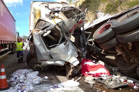 Acidente Grave Entre Carretas Deixa Motorista Morto Na Serra Do Mutum E