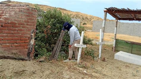 Municipalidad De Lobitos Realiza Limpieza Y Mantenimiento De Cementerio