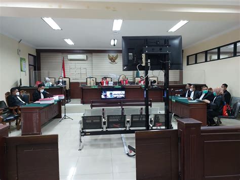 Dua Terdakwa Kasus Korupsi Kredit Macet Bank Jatim Pusat Diadili Ph