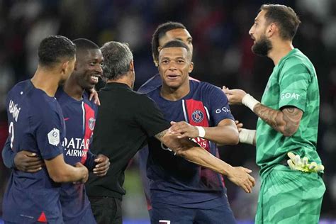 PSG dopo Neymar e Messi ecco la clausola Mbappè firma subito colpo