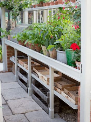 Traditional Greenhouse Benching Alitex