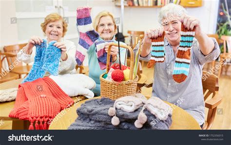 13,193 Knitting Seniors Images, Stock Photos & Vectors | Shutterstock