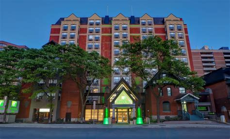 Unveiling the Gems: The Best Hotels in Downtown Ottawa - Parkbench