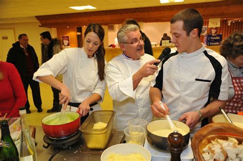 Savoyarde Ou Valaisanne La Fondue Au Fromage Le Festival Neiges