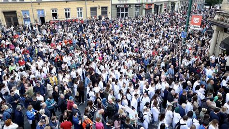 Protesti u Sarajevu zbog saobraćajne nesreće u kojoj je stradala mlada