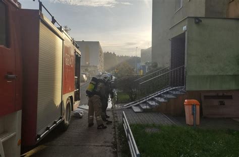 Pożar bloku w Czerwieńsku Z budynku ewakuowano kilkadziesiąt osób