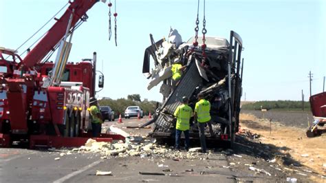 Deadly Crash Closes Lanes On Hwy 99 In Madera County Cbs47 And Ksee24 News From