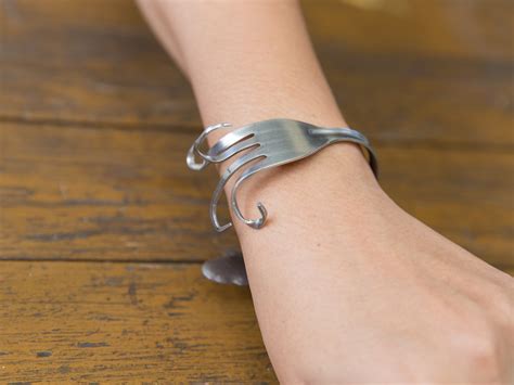 How to Make a Fork Bracelet: 10 Steps (with Pictures) - wikiHow