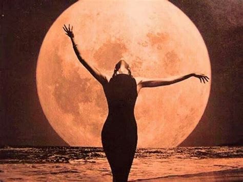 Pin By Suzanne Young On Feminine Sensuality Divine Feminine Moon Art Full Moon