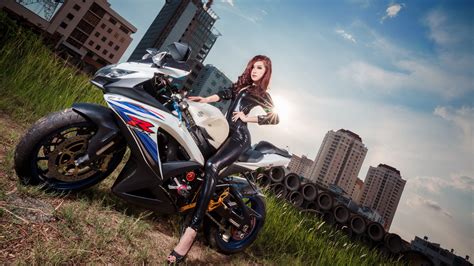 Women Asian Women With Bikes Vehicle 2K City Suzuki Leather