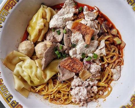 8 Spots To Visit For The Best Lor Mee In Singapore