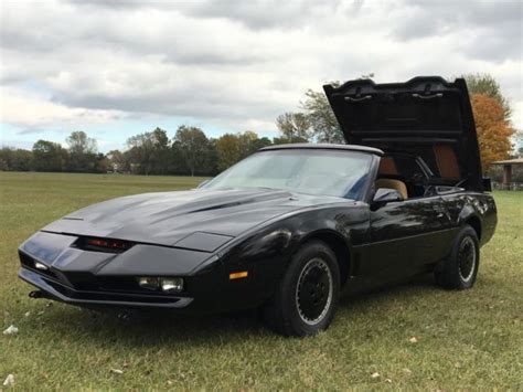 Knight Rider Pontiac Firebird Trans Am Kitt Convertible Replica