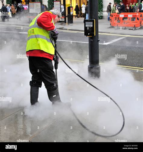 Chewing Gum Cleaning Uk Hi Res Stock Photography And Images Alamy