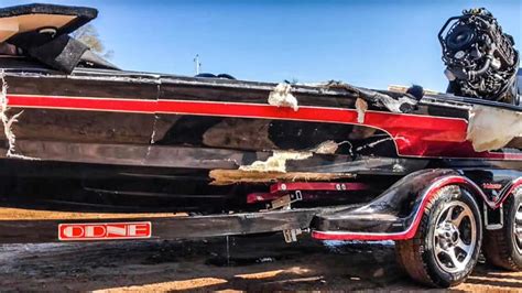 Video Bass Boat Crashes At 102 Mph