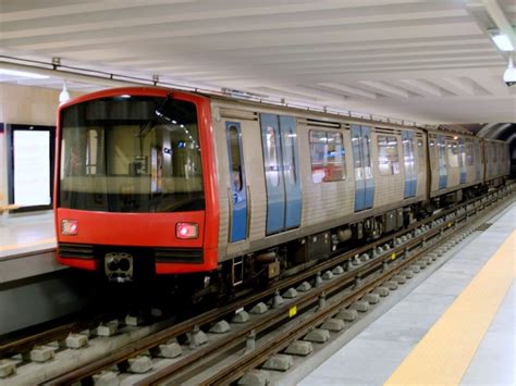 Metropolitana Di Lisbona Guida Prezzi E Abbonamenti