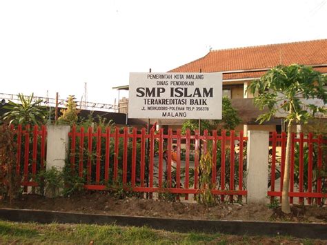 SMP "Islam" Malang: Sekilas Tentang SMP "Islam" Malang