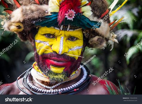 7.504 Papua indonesia culture Gambar, Foto Stok & Vektor | Shutterstock