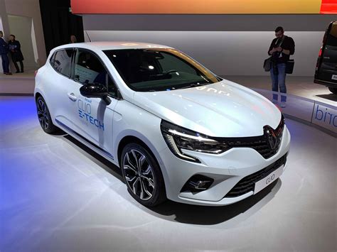 Renault présente les Clio hybride et Captur hybride rechargeable En