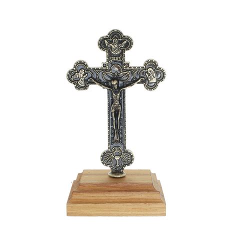 Pedestal Crucifixo De Metal E Base Em Madeira Cm Lirio Do