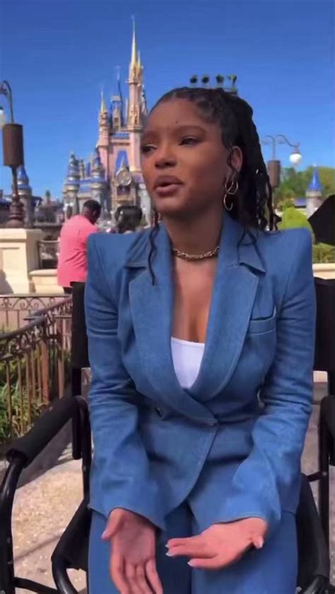 Halle Bailey Legion 🧜🏽‍♀️ On Twitter Halle At Disney World She Is The 2023 Disney Dreamers