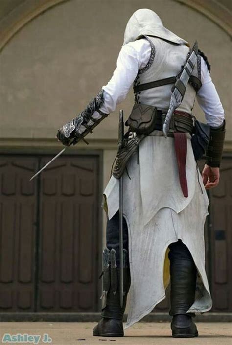 Awesome Altair cosplay | Assassins creed cosplay, Assassins creed ...