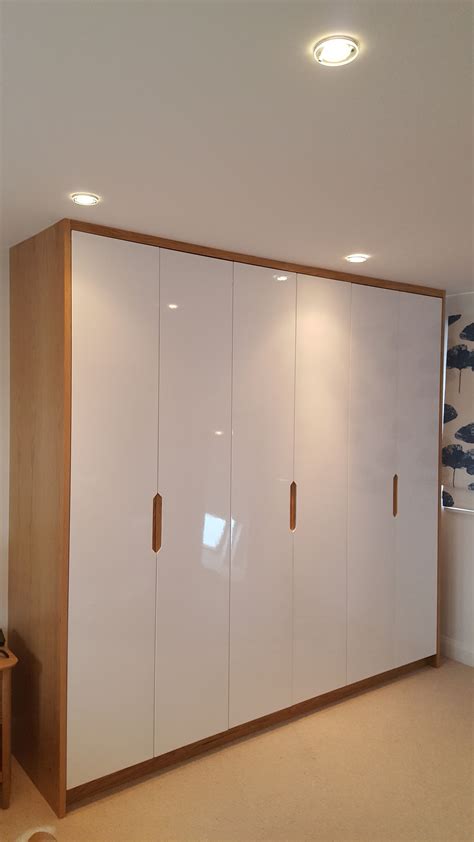 Wardrobe Oak Veneer High Gloss White Doors Bespoke Design J Pull Handle Wooden Wardrobe