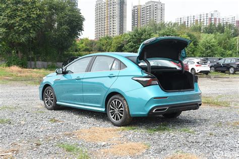 【艾瑞泽5 Plus小泽 15t Cvt 享plus后备厢开启45度侧拍图片 汽车图片大全】 易车