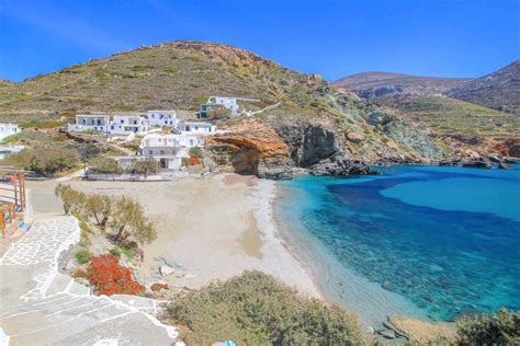 The 8 Best Beaches in Folegandros - PlacesofJuma