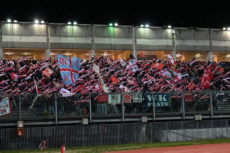 La Voce Dei Tifosi Racconti Dai Gradoni Dello Stadio Padova Mantova