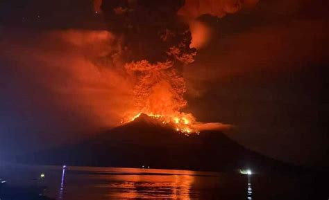 3 614 Rumah Rusak Akibat Erupsi Gunung Ruang Sitaro