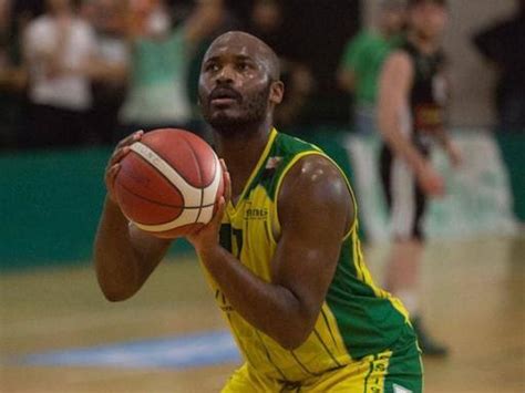 Siena Razzismo Durante La Partita Di Serie C Di Basket I Tifosi