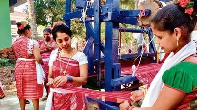 Goa’s dying Kunbi saree finds fresh lease of life on fashion ramp ...