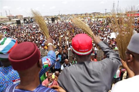 Nigerian Top Secret Photos Gen Buhari Arrives Lagos To Campaign For Ambode Meets Obasanjo