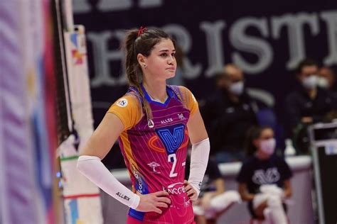 Profil Katarina Lazovic Atlet Voli Putri Serbia Di VNL 2022 Bidadari