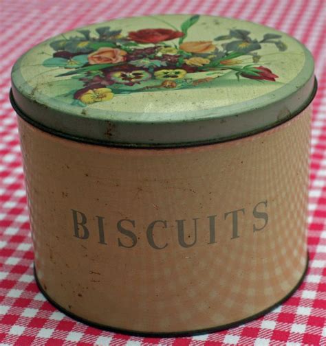 45 best Old biscuit tins images on Pinterest | Tin cans, Vintage tins ...