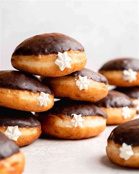 Tiramisu Donuts Filled Yeast Donuts Food Duchess Recipe Yeast