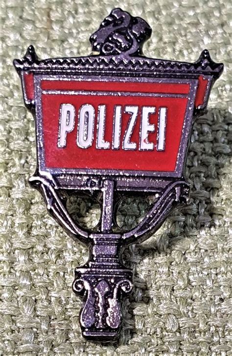 P169 Pin Polizei Posten Laterne Beim Rathaus Basel Kaufen Auf Ricardo