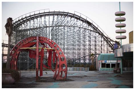 Deserted Places The Abandoned Six Flags New Orleans Amusement Park