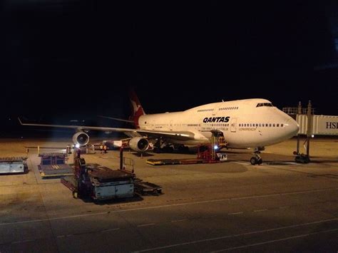 Review: Qantas Boeing 747 business class - Executive Traveller