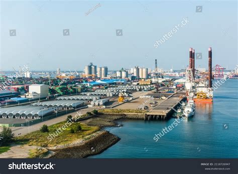 Taichung Taiwan October 4 2021 Look Stock Photo 2118726947 | Shutterstock