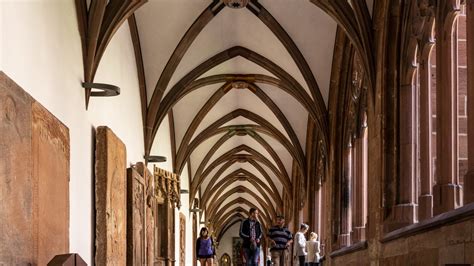 Mainzer Dom Der Kreuzgang Ist Aufwendig Mit Hilfe Vom Dombauverein