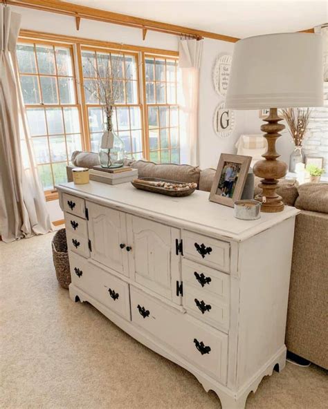 Warm Wood Trim In Farmhouse Living Room Soul And Lane